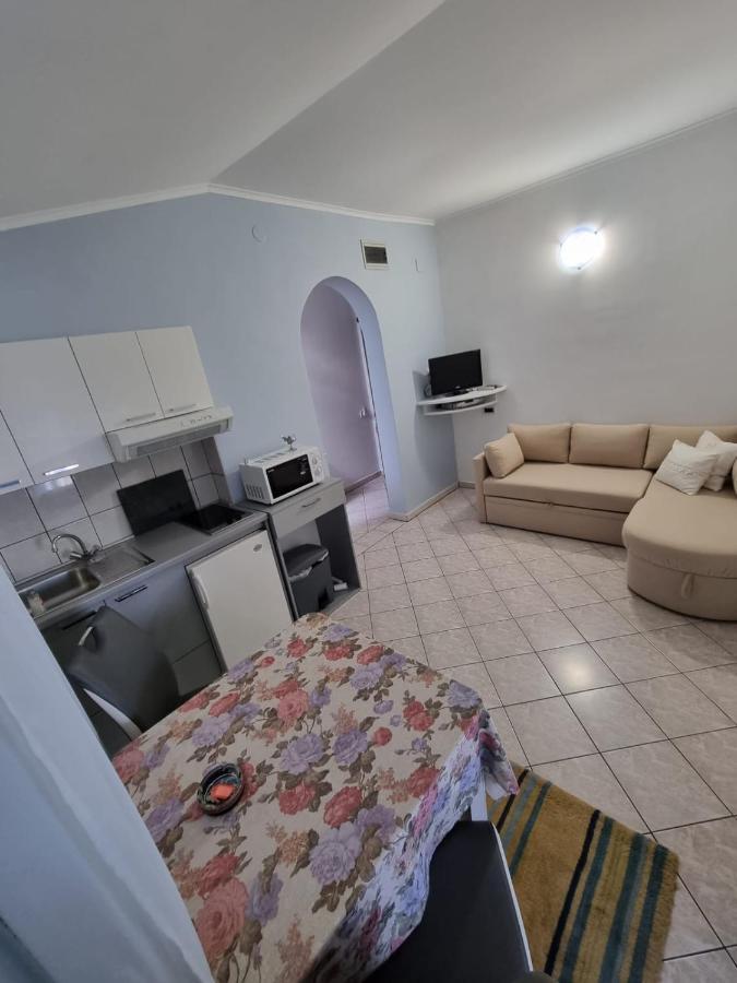 Apartments Jann Krk Town Exterior foto